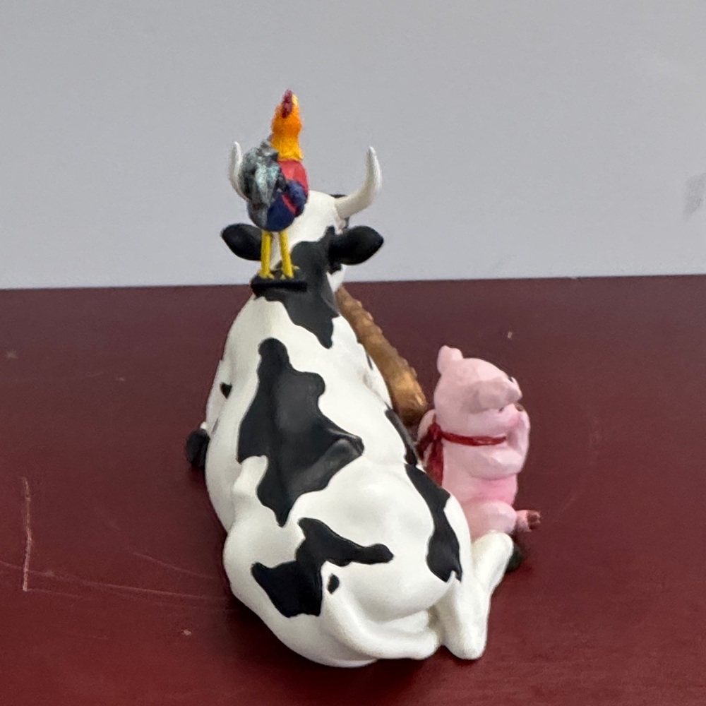 CowParade "Mixed Plate Blues" figurine, model #9141 (retired) 2001 - Picture 8 of 9